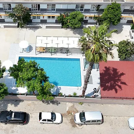 Hillside House 4* Sidé