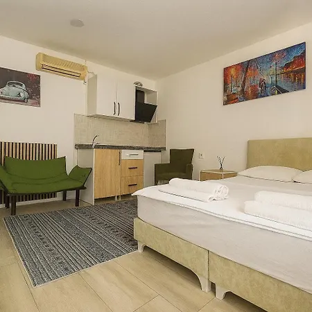 Apartahotel Hillside House