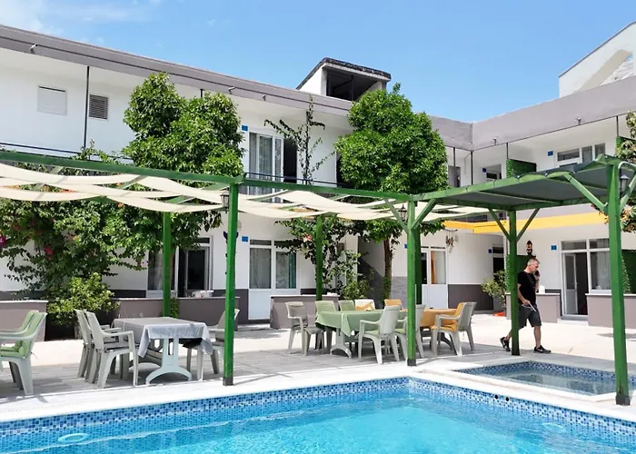 Ξενοδοχείο με διαμερίσματα Hillside House Σιντέ