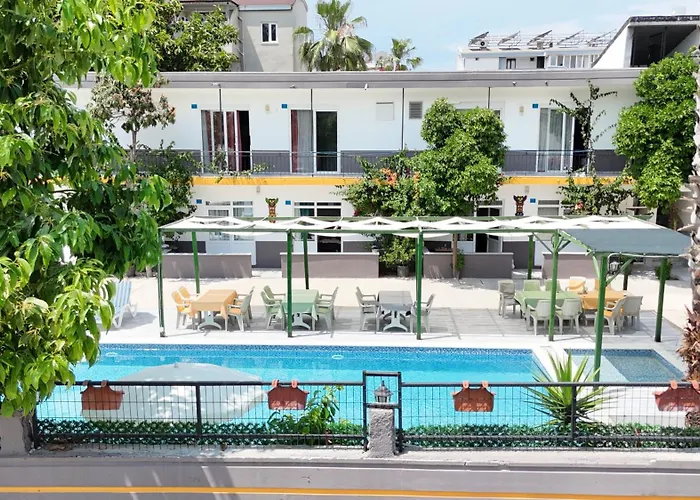 Apartmanhotel Hillside House 4*