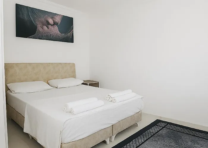 Hillside House Apartmanhotel