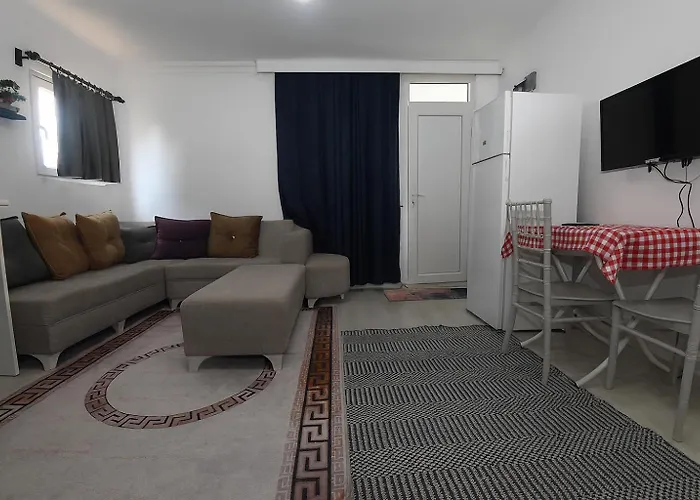 Hillside House Ξενοδοχείο με διαμερίσματα 4*