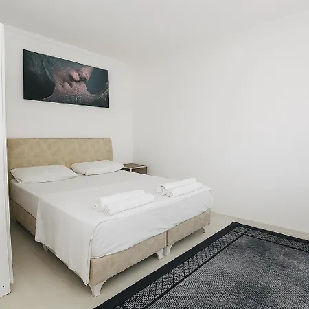 Hillside House Apart Otel