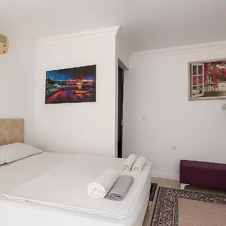 Apart Otel Hillside House Side